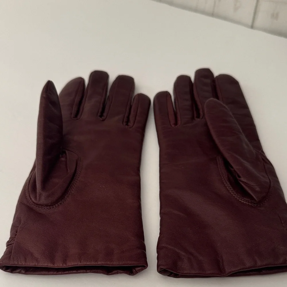Vintage Van Raalte Ladies M Oxblood Leather Gloves with Gold Tone Details